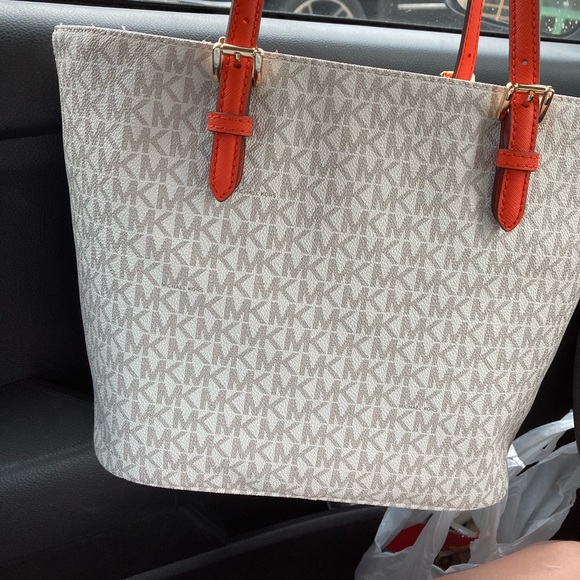 Michae Kors Purse - Picture 7 of 8